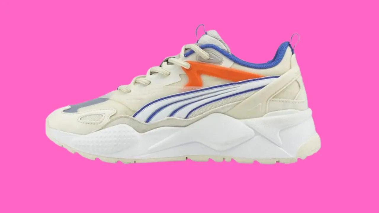 White lace-up women's sneakers by Puma.