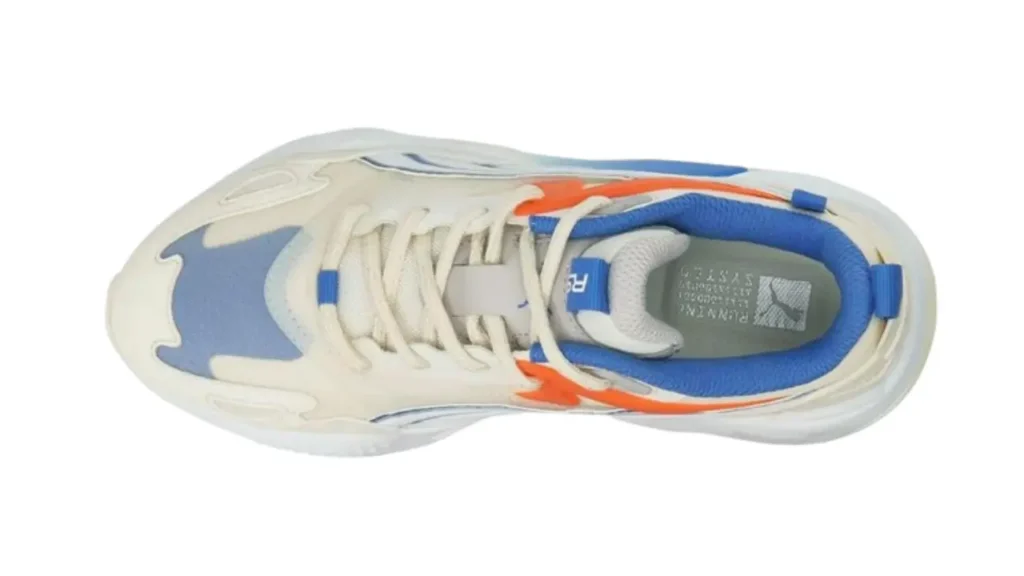 White lace-up women's sneakers by Puma.